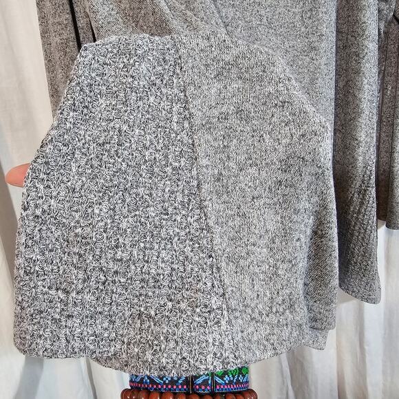 Lane Bryant 22 24w plus size lightweight sweater black gray heather relaxed fit - Picture 5 of 9